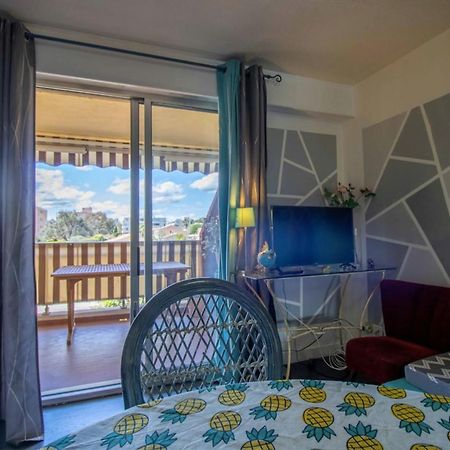 Cosy 35 M2 With Balcony In A Quiet Residence Fréjus Kültér fotó